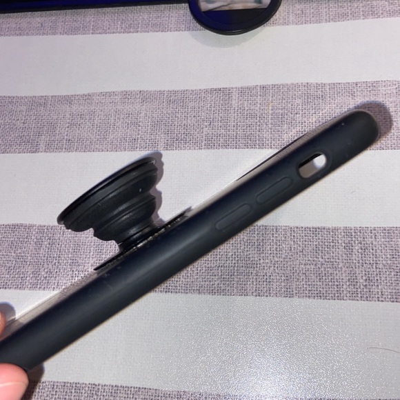 iPhone 11 Case w/ Popsocket - Picture 4 of 5